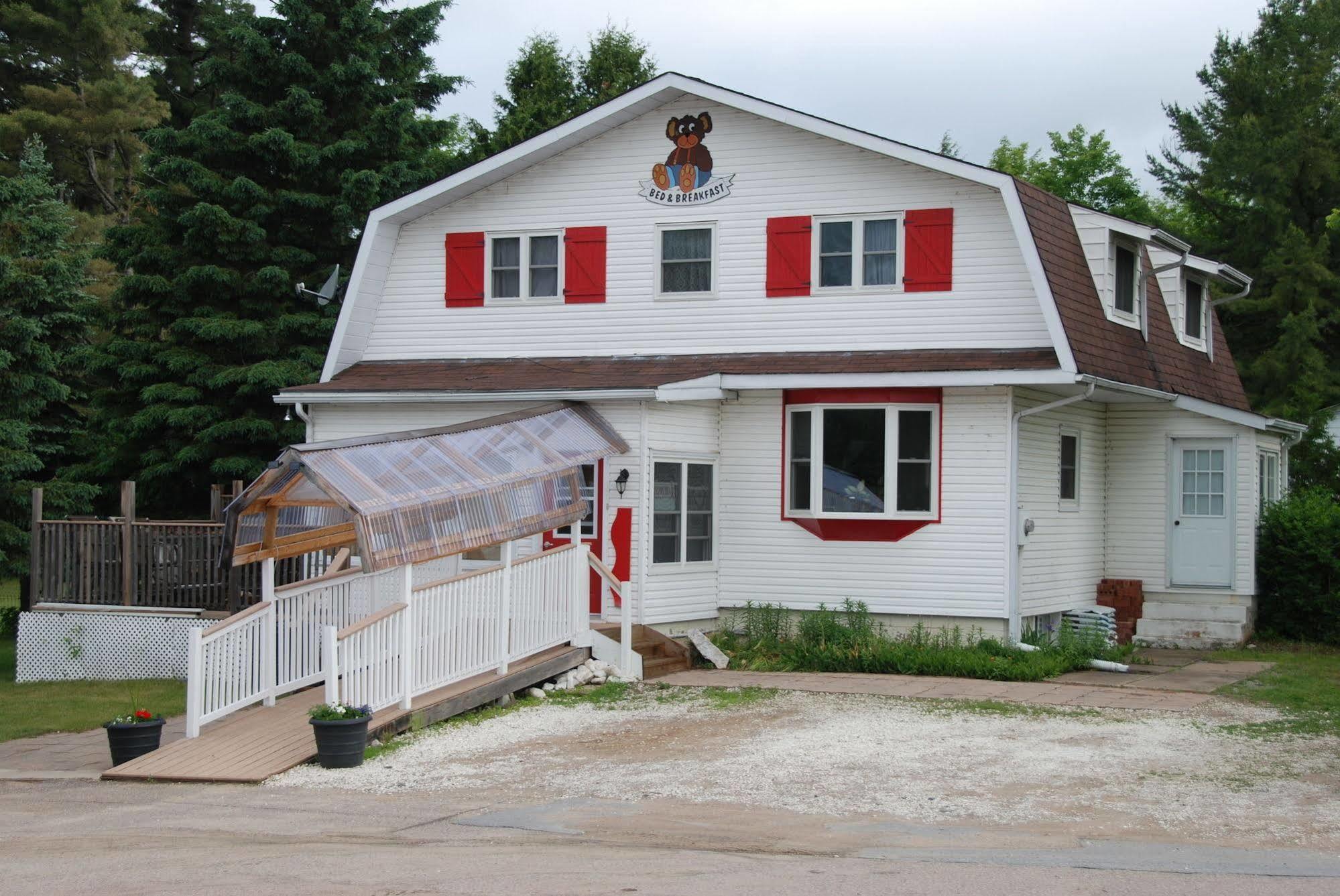 Teddy Bear Bed & Breakfast แบนครอฟท์ ภายนอก รูปภาพ